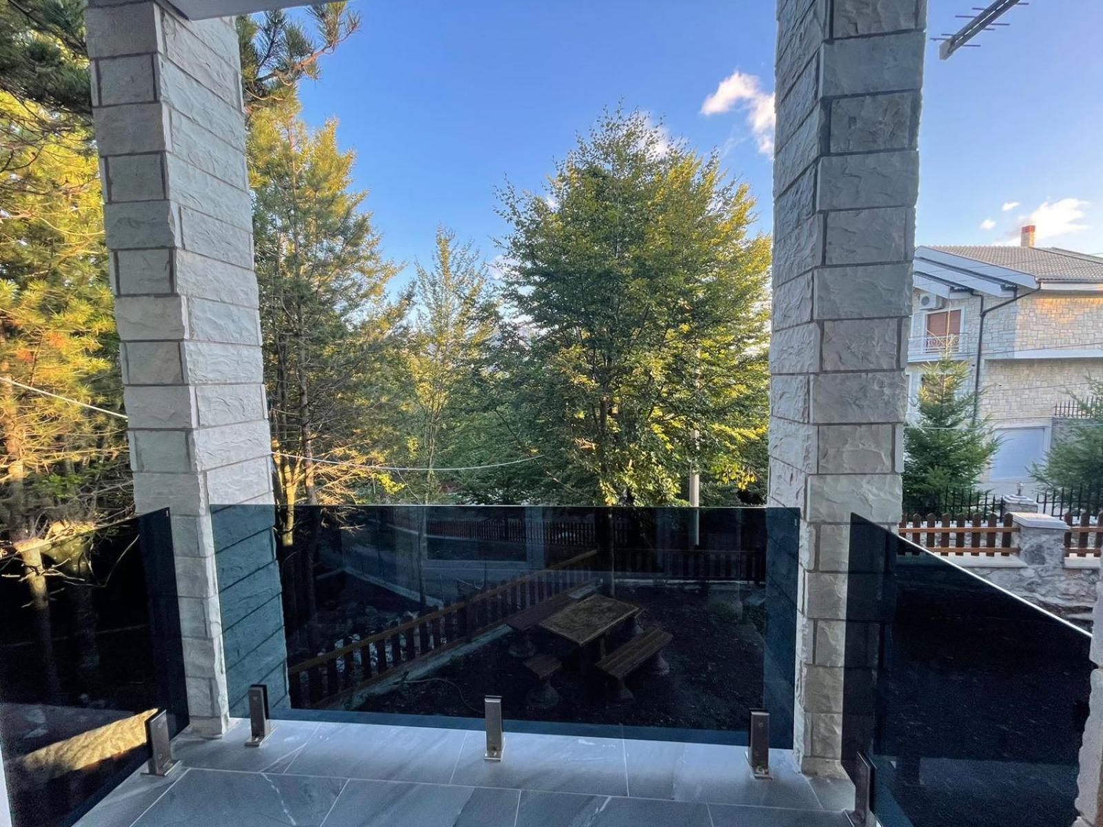 Vila Alpini Razëm Εξωτερικό φωτογραφία